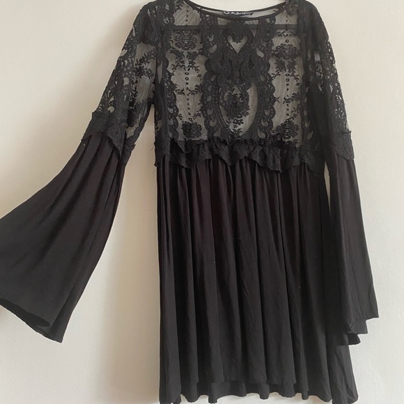 For love of lemons Isabella bell sleeve dress - Picture 4 of 7